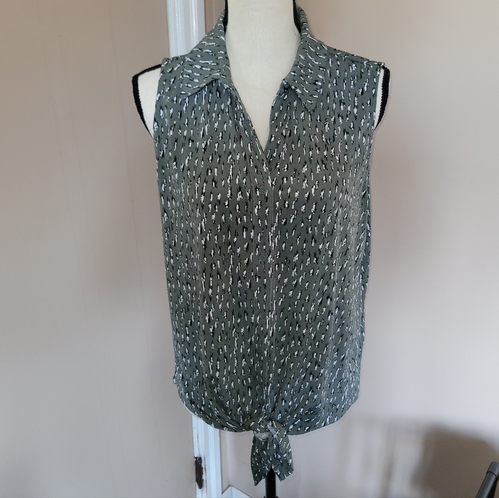 Adrianna Papell Olive Green Sleeveless Button-Front Tie Hem Blouse